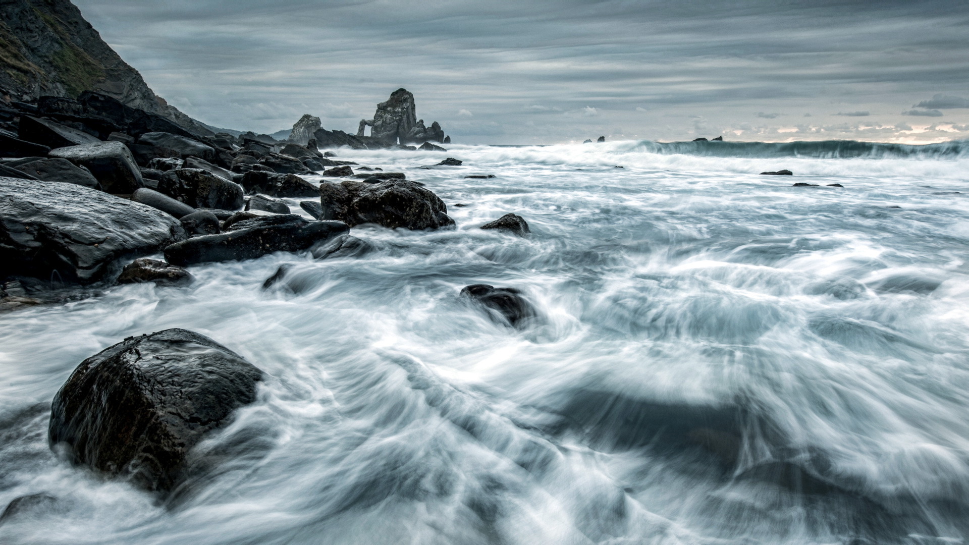 море пейзаж камни ночь