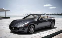Maserati кабриолет море