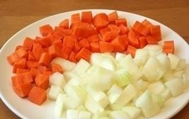 vegetarianskoe ragu rezhem morkov